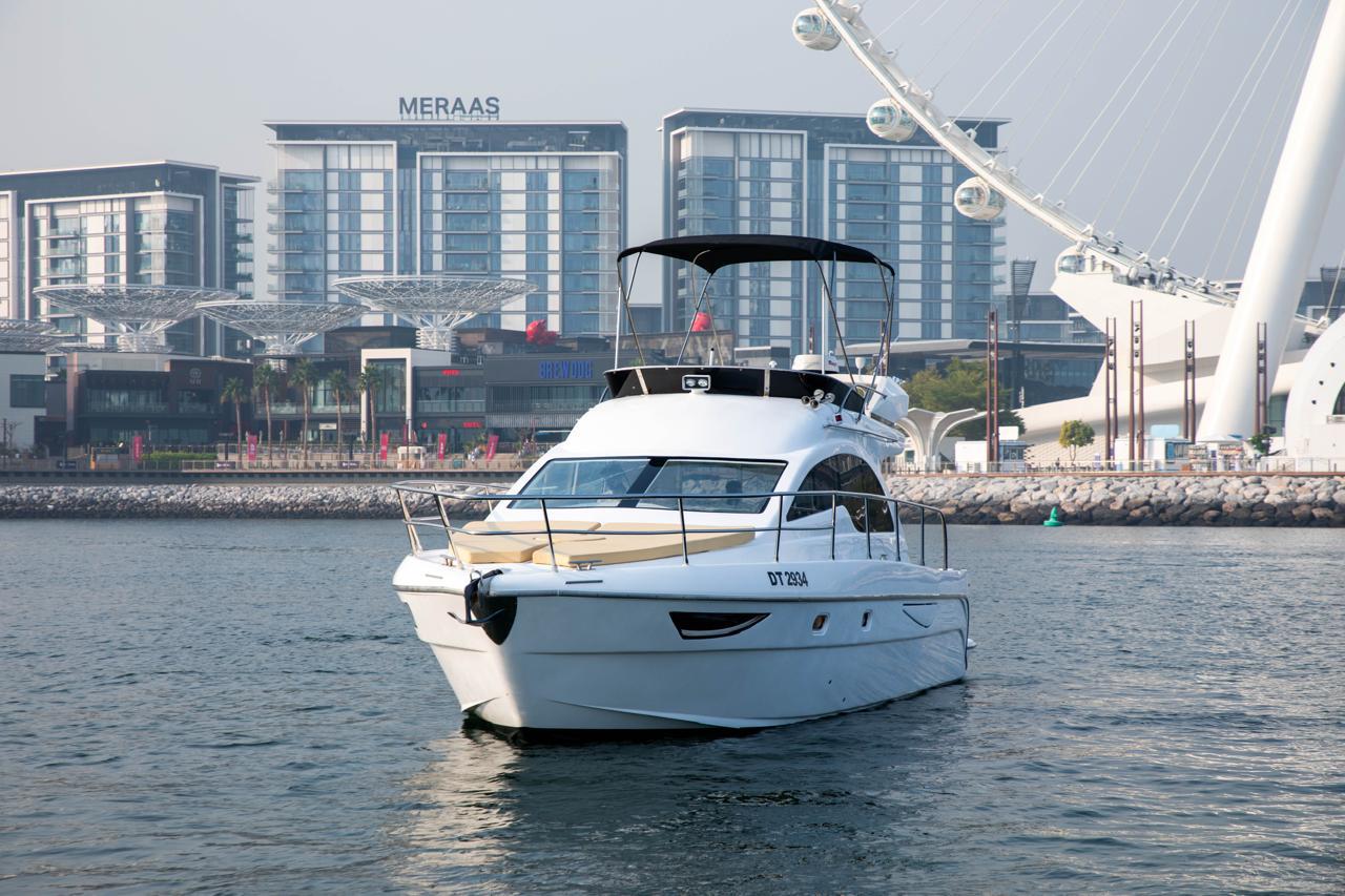 Luxury Yacht AZIMUTH in Dubai